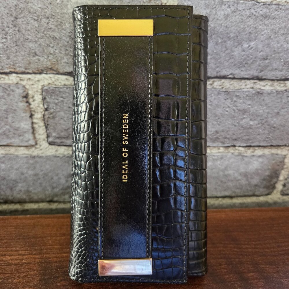 Ideal of Sweden Samsung Galaxy S22 Ultra Detachable Wallet Case